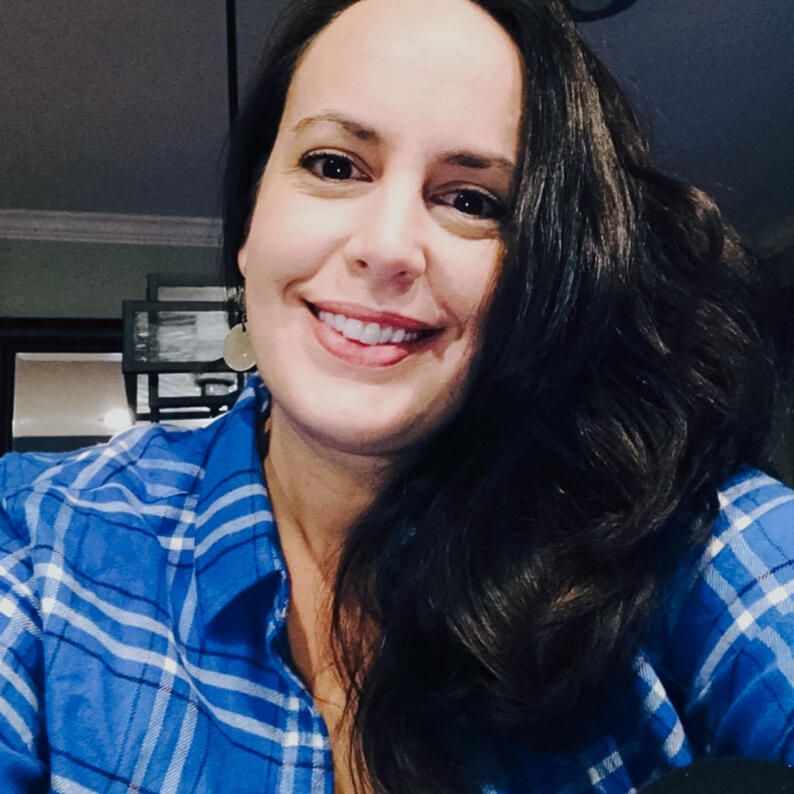 Discover healing with Debbie's massage therapy. Specialized in therapeutic treatments since 2001, she caters to athletes, seniors, and those in recovery with customized sessions including hot stones and Acucups.